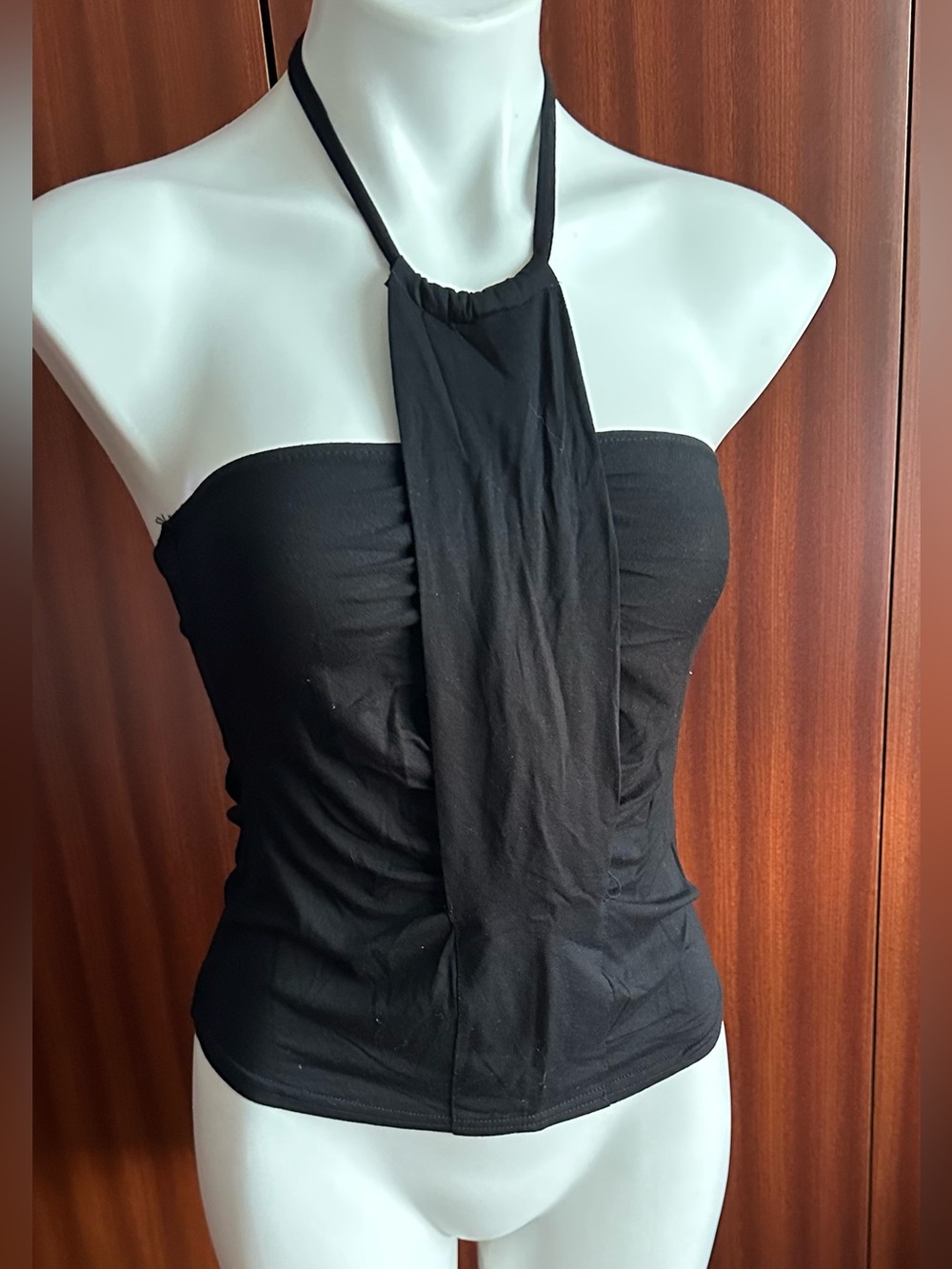 New SHERAGANO Made in France Top. s M. Black halter top with tie front detail